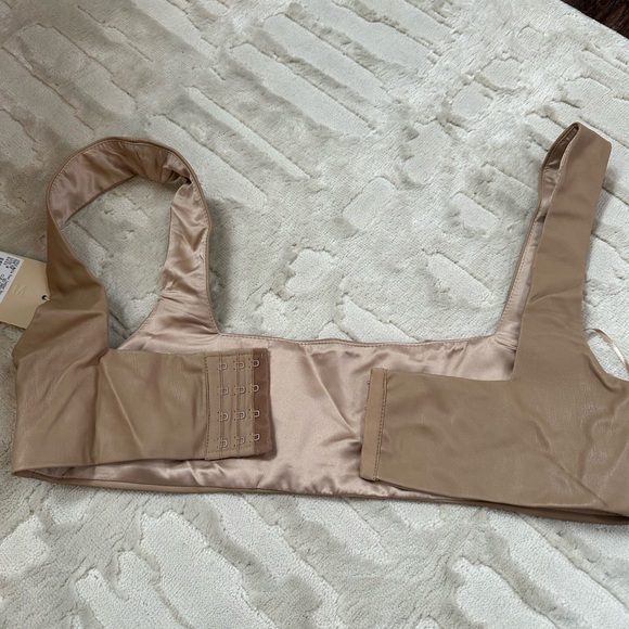 Faux leather top- MESHKI- NWT- size M - Picture 3 of 5